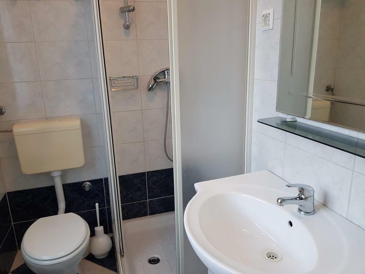 Mare Azzurro Apartments بولا المظهر الخارجي الصورة