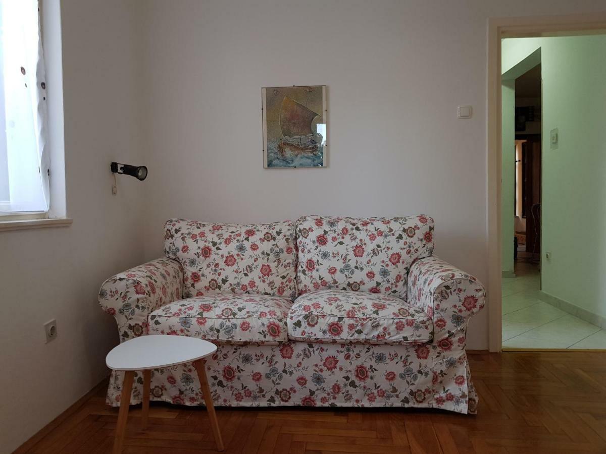 Mare Azzurro Apartments بولا المظهر الخارجي الصورة